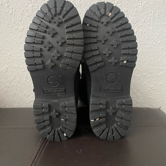 Black fuzzy Timberlands - Picture 8 of 8